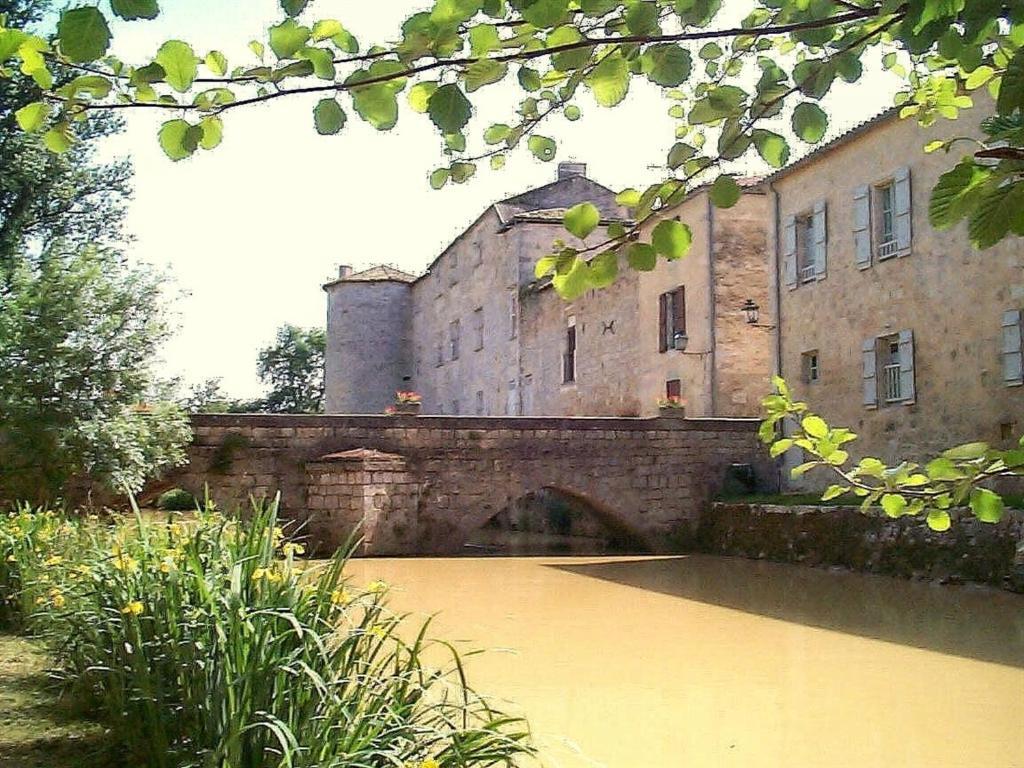 Du Cote De Chez Jeanne Hotel Fourcès Kültér fotó